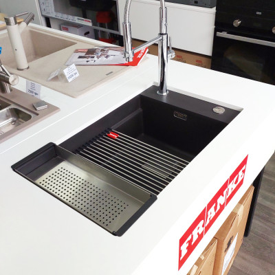 Комплект: • Коландер • Коврик Rollmat • Кухонная мойка FRANKE Kubus 2 KNG 110-62