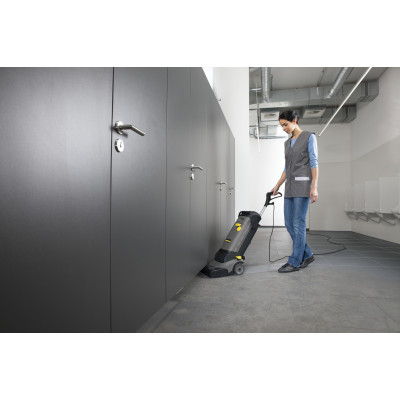 Підлогомийно-всмоктувальна машина Karcher BR 30/4 C(1.783-223.0)