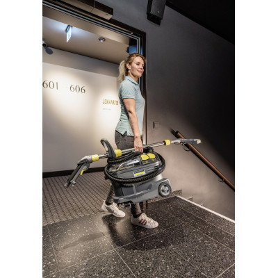 Моющий пылесос Karcher Puzzi 8/1 Adv(1.100-241.0)