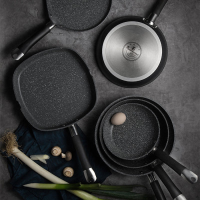 Сковорода гриль MasterPro Home edition, 28х28 см (BGMP-3292-BK)