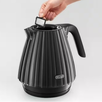 Електрочайник DeLonghi Ballerina KBD 2001 BK