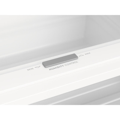 Холодильник встроенный Electrolux LNG7TE18S