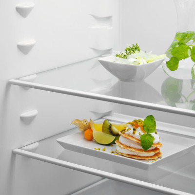 Холодильник вбудований Electrolux ERD6DE18S4