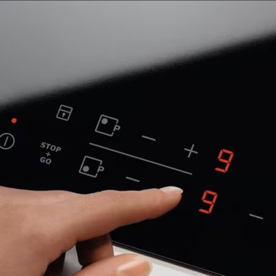 Варильна поверхня електрична Electrolux EHF6342XOK