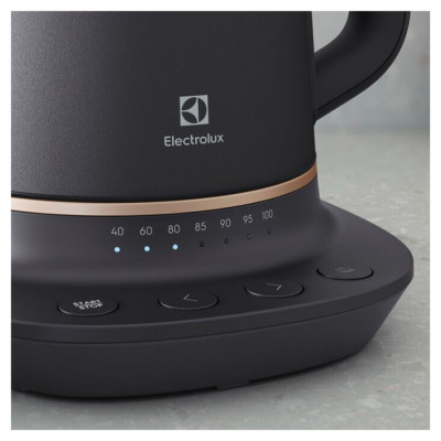 Электрочайник Electrolux E7K1-6BP