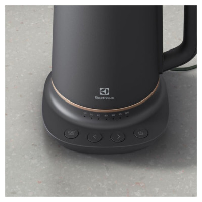 Электрочайник Electrolux E7K1-6BP
