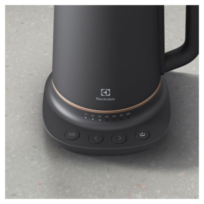 Электрочайник Electrolux E7K1-6BP