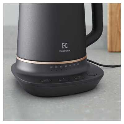 Электрочайник Electrolux E7K1-6BP