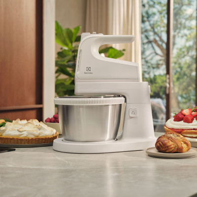 Миксер ELECTROLUX ESM4W