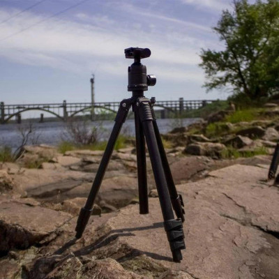 Штатив складной для метеостанций Kestrel Collapsible Lightweight Tripod 47-105см