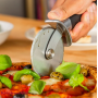 Ніж для піци KitchenAid Classic, 24 см, чорний (KHH113OHOBEG)