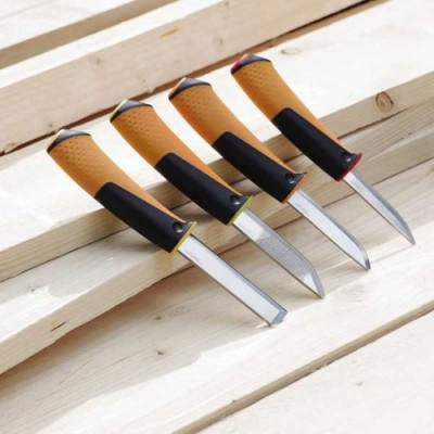 Ніж універсальний з точилом Fiskars (1023620)