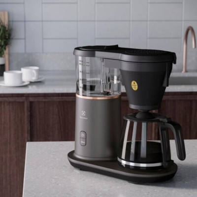 Кавоварка крапельна Electrolux Explore 7 E7CM1-4MTM