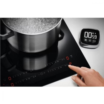 Варочная поверхность индукционная Electrolux CIV644