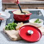 Каструля чавунна з кришкою KitchenAid, 22 см, 3,3 л, червона (CC006057-001)