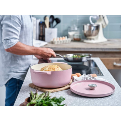 Каструля чавунна з кришкою KitchenAid, 26 см, 5,2 л, колір суха троянда (CC007431-001)