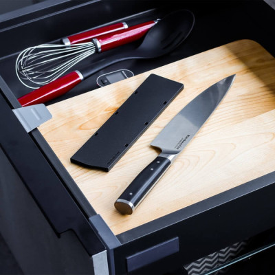 Ніж кухонний KitchenAid Coreline з захисним чохлом для леза, 20 см (KOG8IFSSOHOBA)