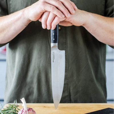 Ніж кухонний KitchenAid Coreline з захисним чохлом для леза, 20 см (KOG8IFSSOHOBA)