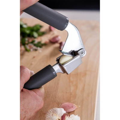 Прес для часнику KitchenAid Coreline, 19 см, сірий (KAS132OHCGG)