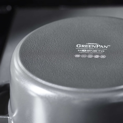 Каструля з кришкою GreenPan Featherweights, 28 см, 6,3 л з керамічним покриттям, чорний (CC005057-001)
