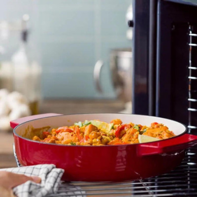 Сотейник чавунний з кришкою KitchenAid, 26 см, 2,77 л, червоний (CC009009-001)