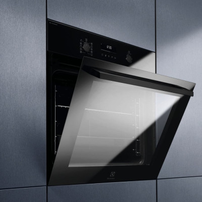 Духовой шкаф электрический Electrolux LOD6F77WZ