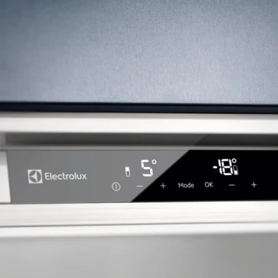 Холодильник вбудований Electrolux RNS7TE18S