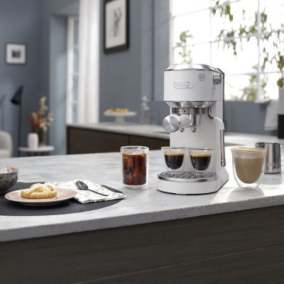 Кофеварка Delonghi EC 890.WI