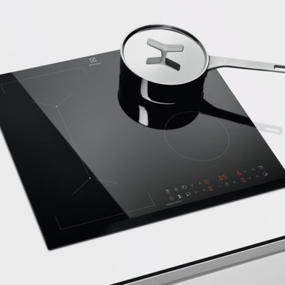 Варочная поверхность индукционная Electrolux LIV63431BK