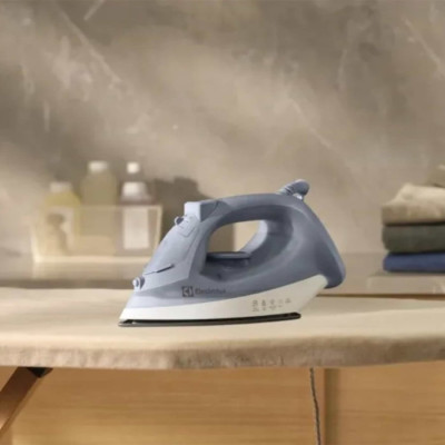 Утюг ELECTROLUX E3SI1-2LG