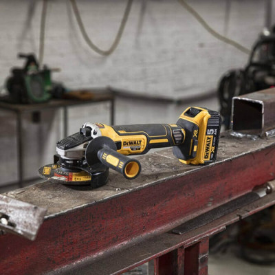 Шлифмашина угловая - болгарка аккумуляторная бесщеточная DeWALT DCG405P3