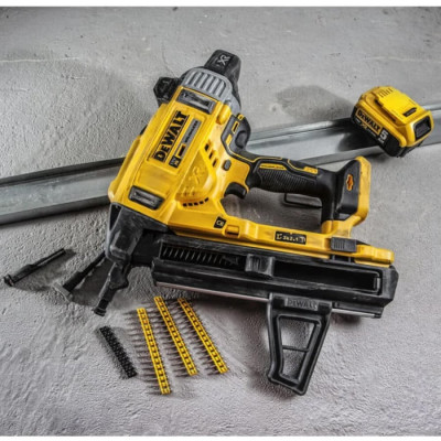 Пистолет гвоздезабивной по бетону аккумуляторный бесщеточный DeWALT DCN890N