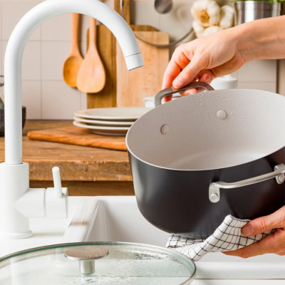 Каструля з кришкою KitchenAid АС, 20 см, 3,11 л, з керам покриттям, матовий чорний (CC010147-001)