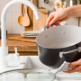 Каструля з кришкою KitchenAid АС, 24 см, 4,91 л, з керам покриттям, матовий чорний (CC010162-001)
